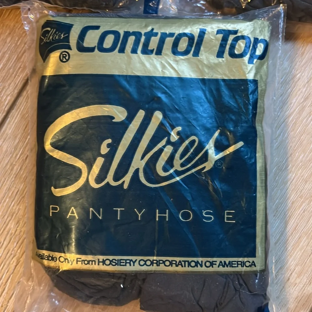 Silkies Control Top Pantyhose 3 Pair Queen Off Black